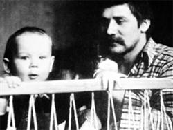 Андрей Краско построил дом на кладбище